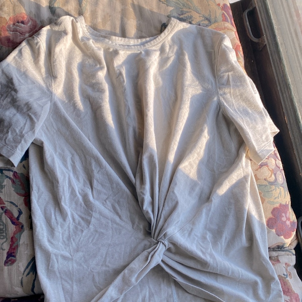 Lululemon Cresent Knotted Tee